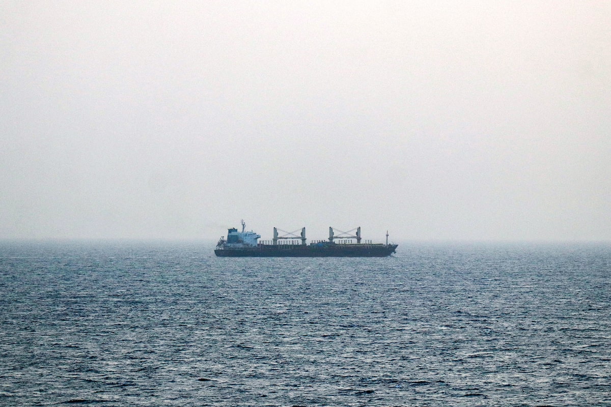 U.S. pauses air strikes as Iran talks show signs of progress
