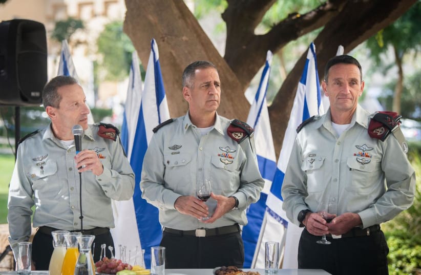 Amir Baram stands with Aviv Kohavi and incoming Chief of Staff Herzi Halevi, October 31st, 2022.