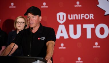 Ford workers ratify deal bringing 9% raise over three years