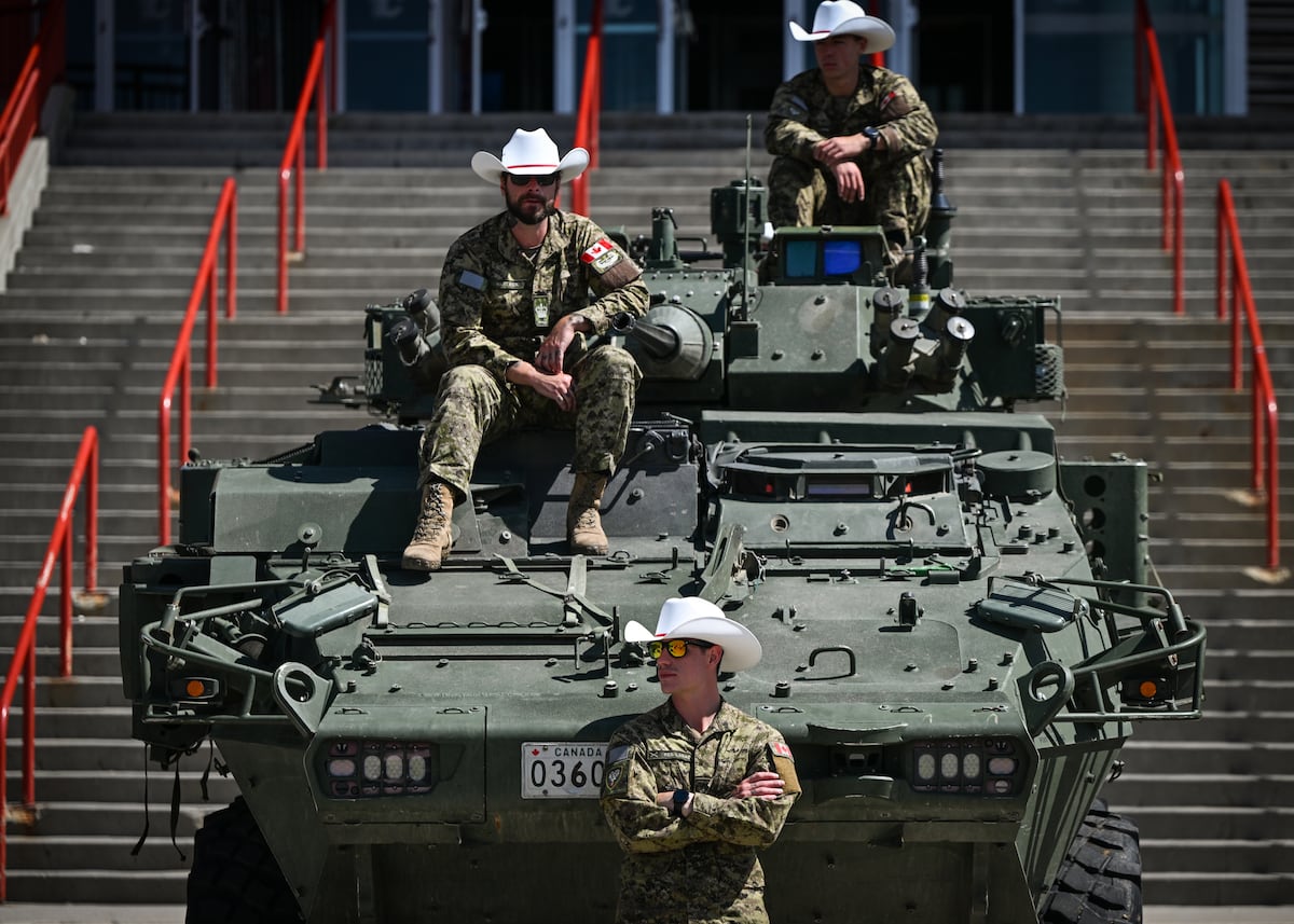 Canada to spend $1.4 billion on armored combat support vehicles built locally