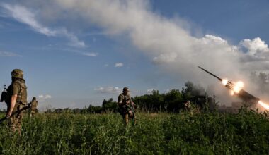 Ukraine Paying Big for Foreign Fighters, Longer Contracts Could Help