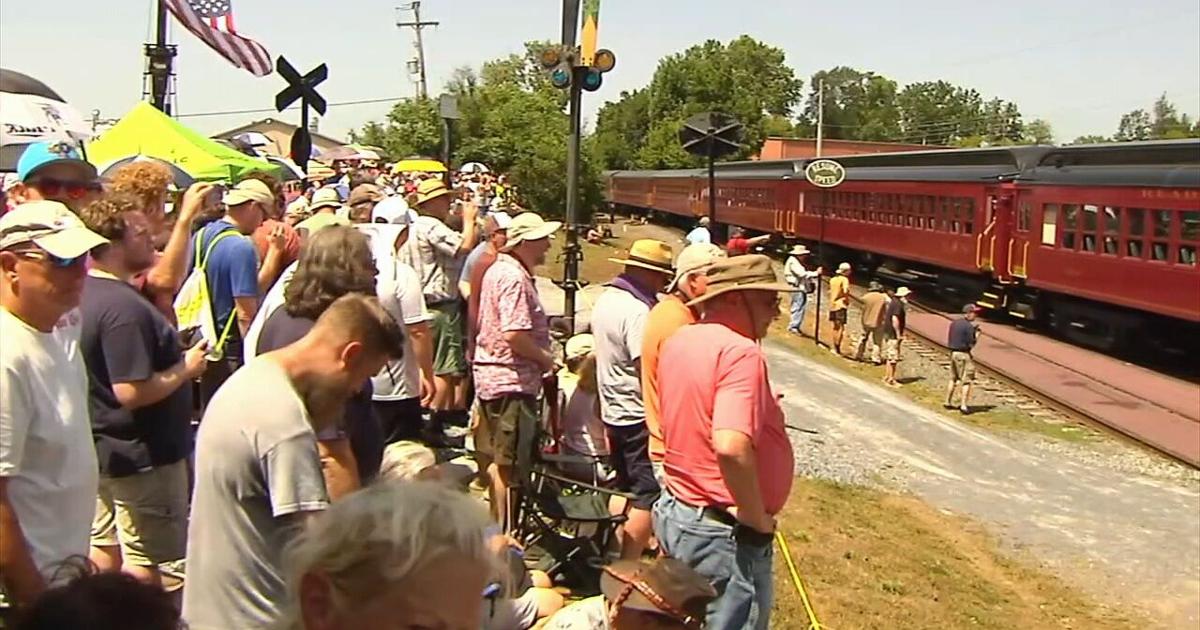 More than 100 people treated for heat illness after 'Big Boy' train delays leave crowds stranded | Berks Regional News
