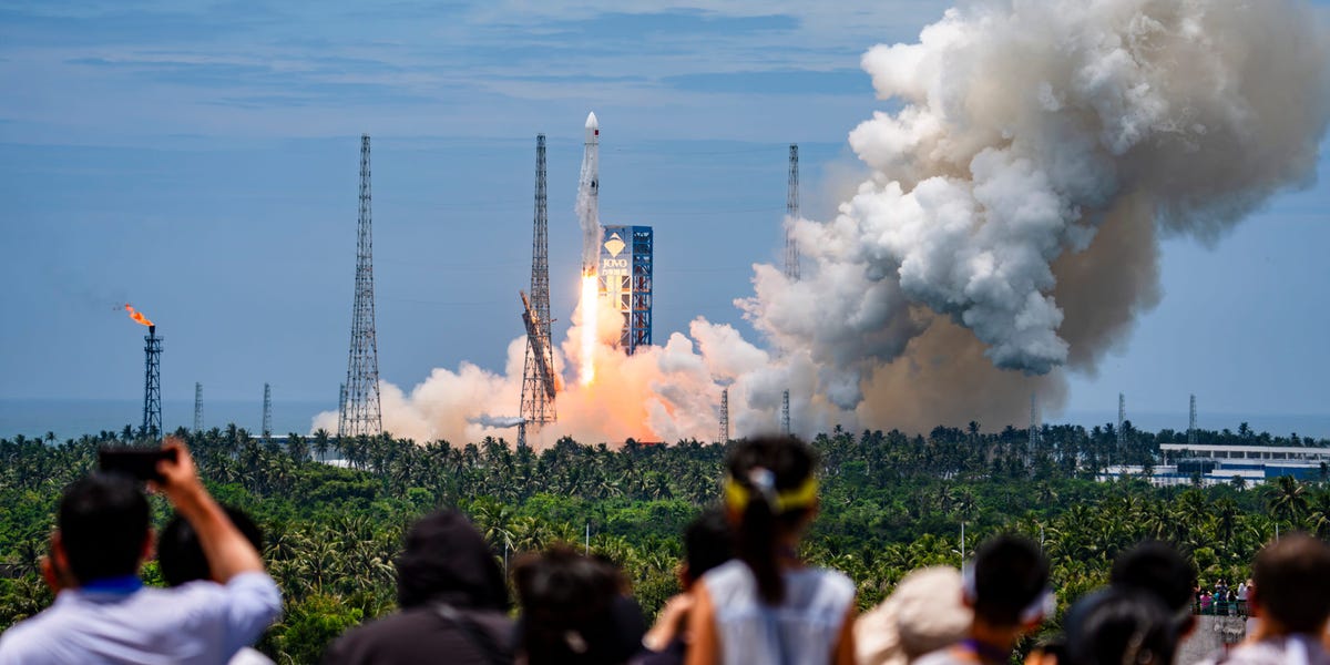 Watch China Land a Reusable Rocket for the First Time