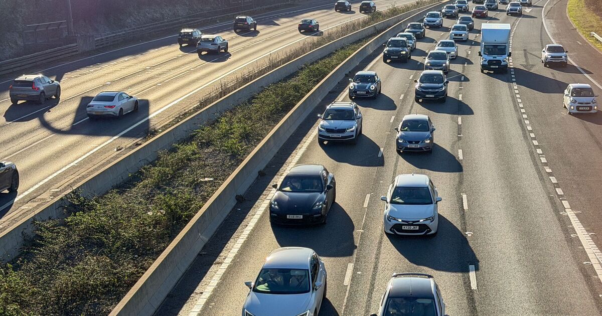 M3 traffic LIVE: Westbound blocked after horror crash as 4 mile queues build | UK | News