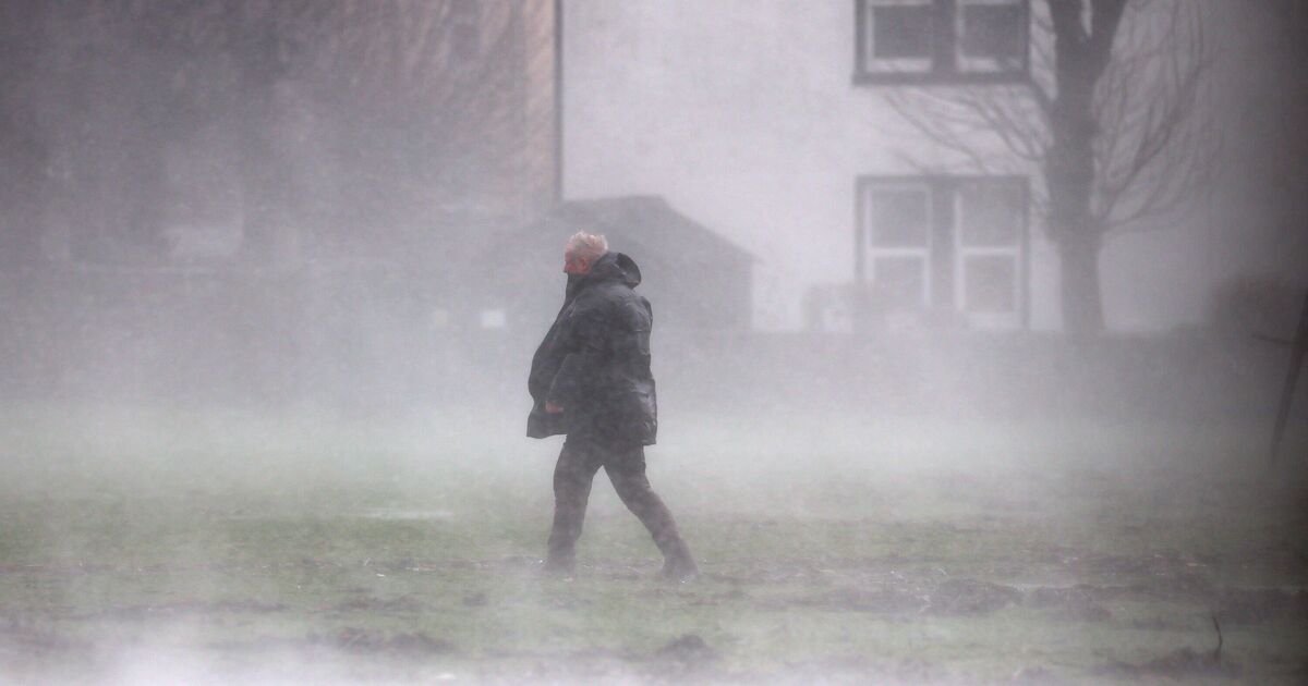 Met Office names 24 areas facing heavy rain on Monday - full list | Weather | News
