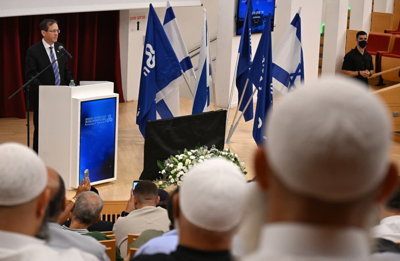 Isaac Herzog meets with Imams from across the country to discuss crime prevention.