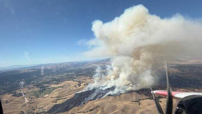 Evacuation orders issued in Alameda County grows to 950 acres, injures firefighter
