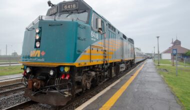 Federal government to spend $1.9-billion to replace Via Rail trains, build plant