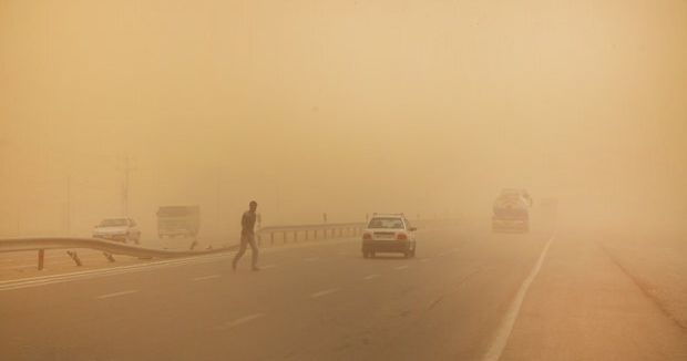 Dust storm blankets central Iran as air quality worsens