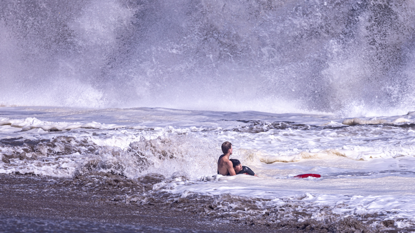 Teen lifeguard braves massive waves to rescue boy at Calif. beach