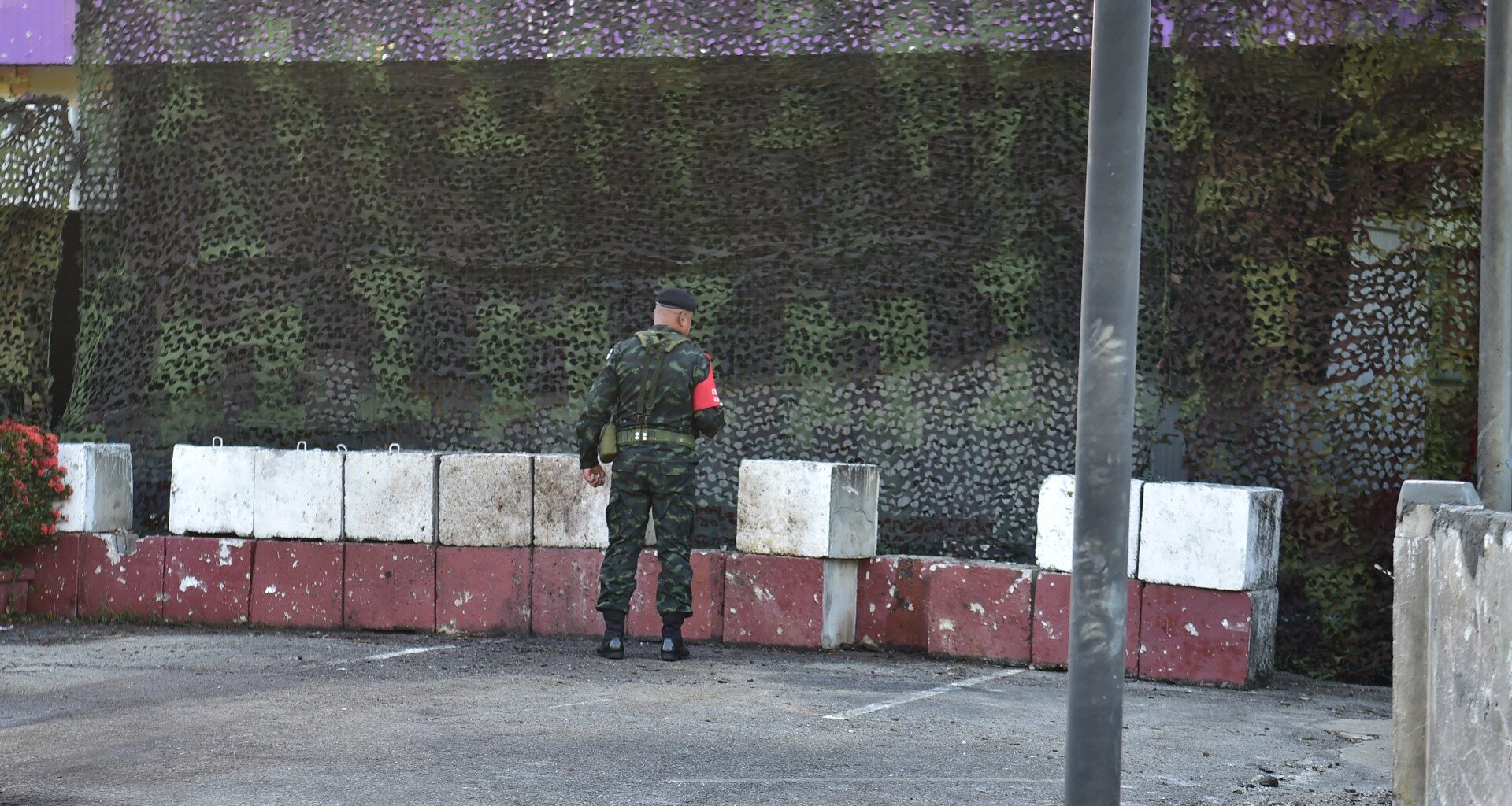 Five soldiers killed in southern Thailand checkpoint attack | Conflict News