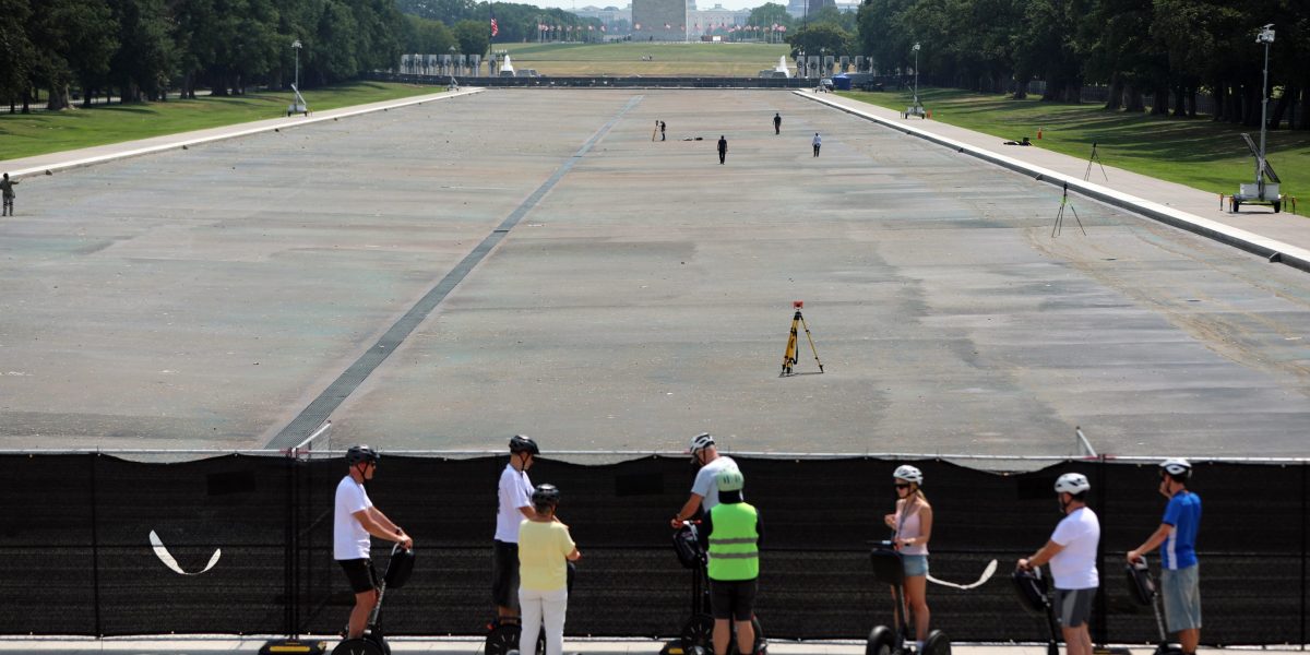 Trump's 'American Flag Blue' in the Lincoln Memorial pool is already gray — and the Olympic canoer 'vandal' is fighting his arrest