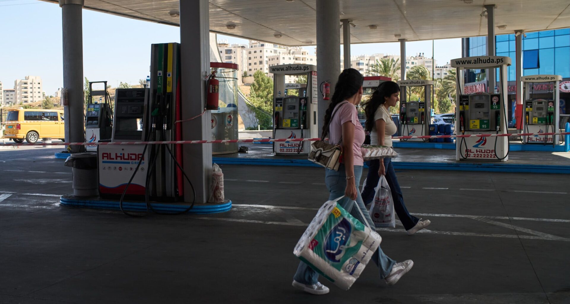 West Bank fuel shortage strands Palestinians at pump with economy running on empty