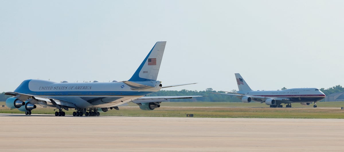 Trump flies old Air Force One out of Turkey, switches to new jet in Britain for trip home
