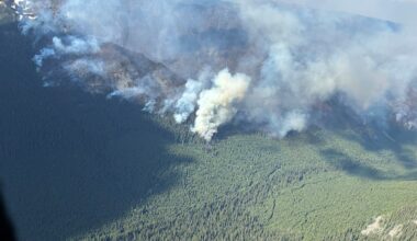 More B.C. communities under threat from out-of-control wildfires
