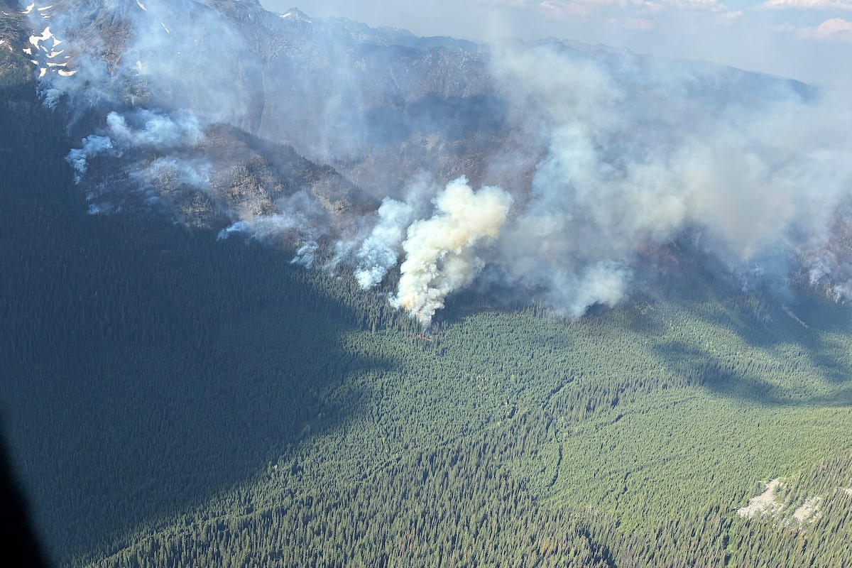 More B.C. communities under threat from out-of-control wildfires