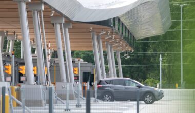 Gordie Howe bridge: 7,500 vehicles cross in first 12 hours