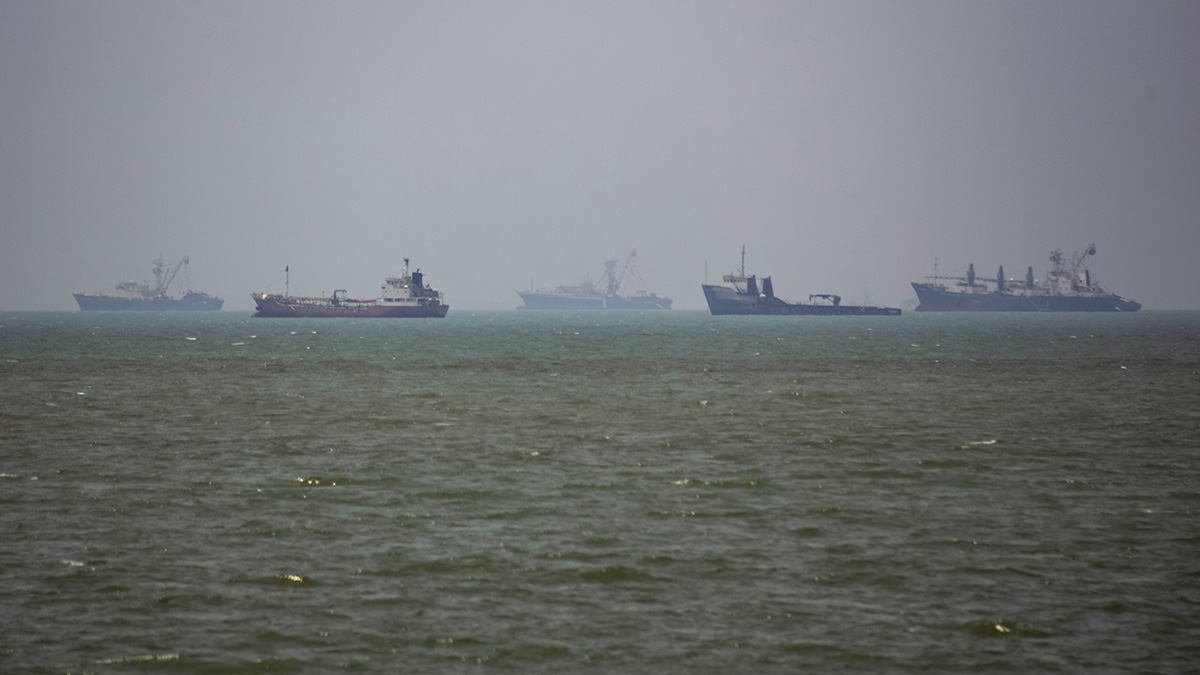 U.S. launches new strikes against Iran after 3 ships hit in Strait of Hormuz – NBC 5 Dallas-Fort Worth