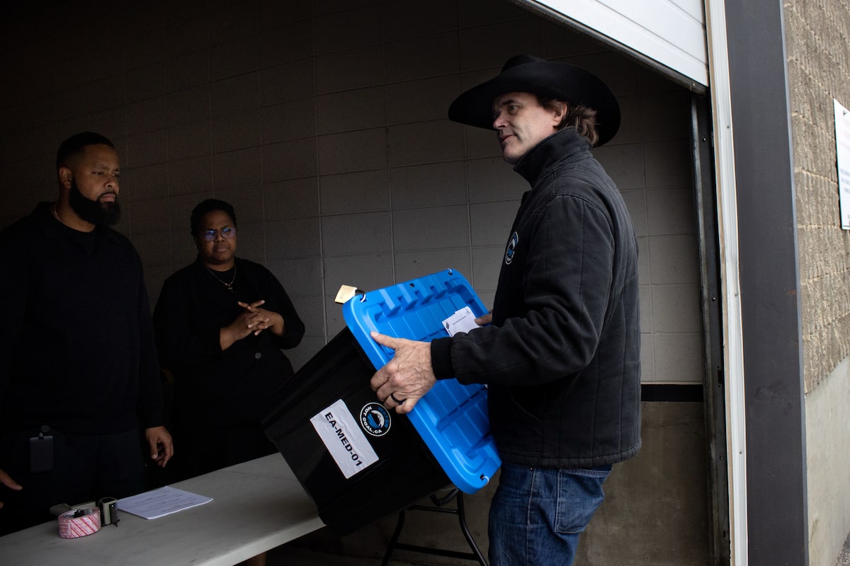 Alberta anti-coal mining petition spearheaded by country music star Corb Lund fails