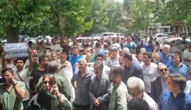 Bakers in Iran protest against the regime over rising costs and price controls, demanding economic justice