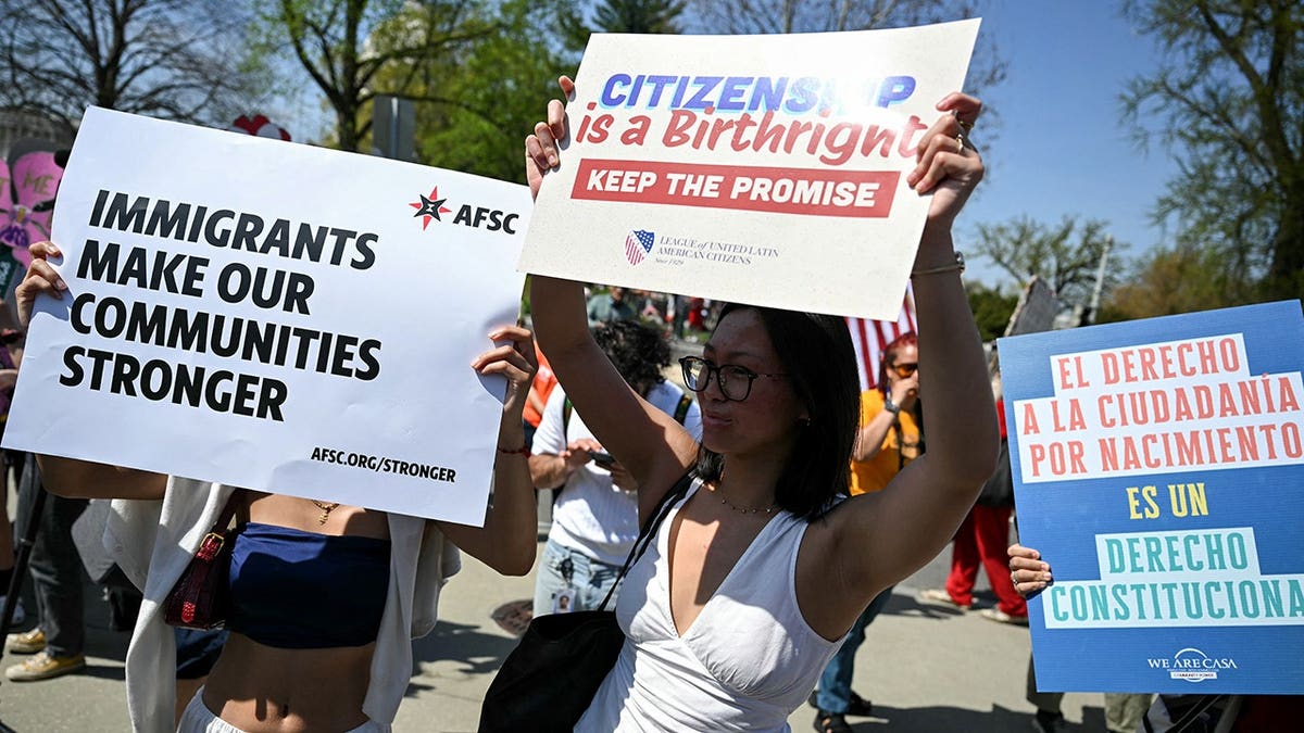 Birthright citizenship protesters