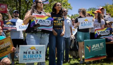Editorial: Will centrist Democrats let democratic socialists take over their party without a fight?