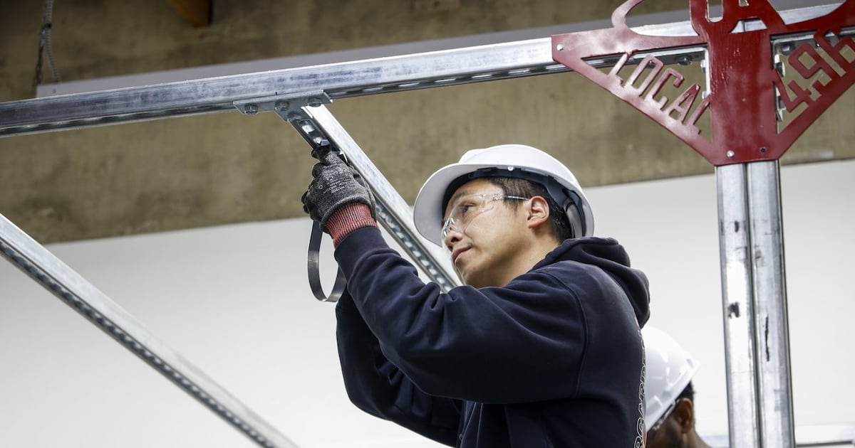Jobs in Canada: Report shows unemployment down