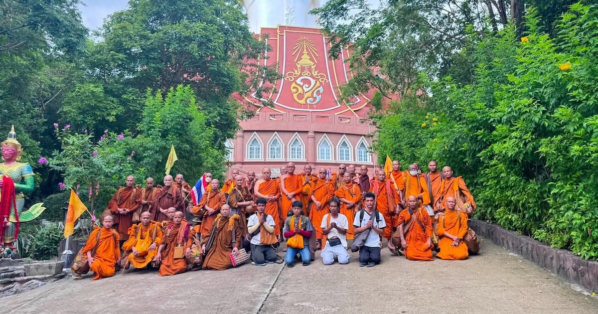 Thailand: 11-year-old boy crashes pickup into group of monks