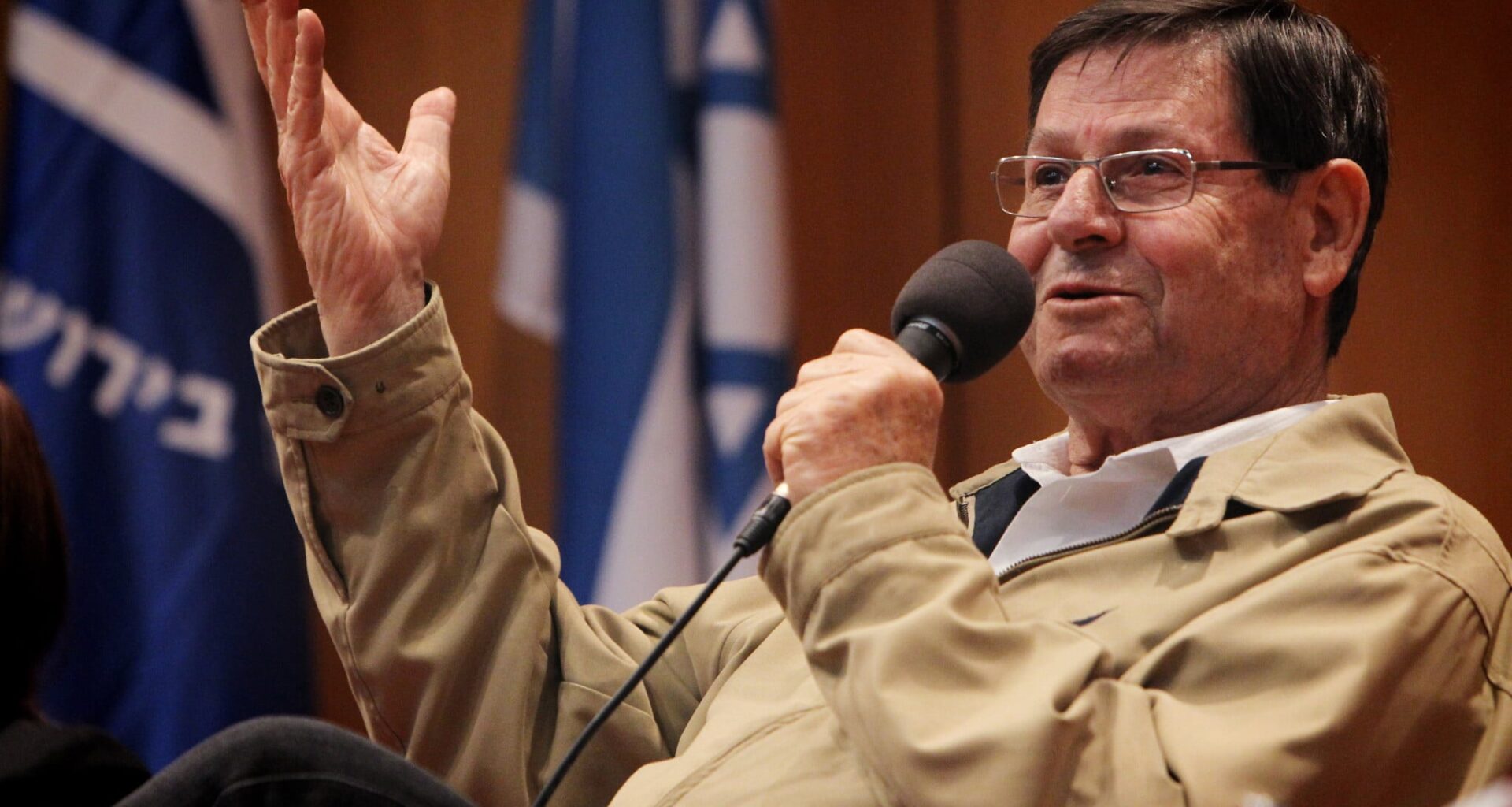 Veteran news anchor Haim Yavin, Israel's 'Mr. Television,' dies at 93
