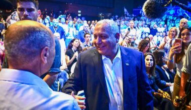 Gadi Eisenkot launches a centrist campaign tailored for the commuters of Route 4