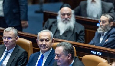 Netanyahu hits new lows in his battle for survival; there will be a great deal of damage for better leaders to undo