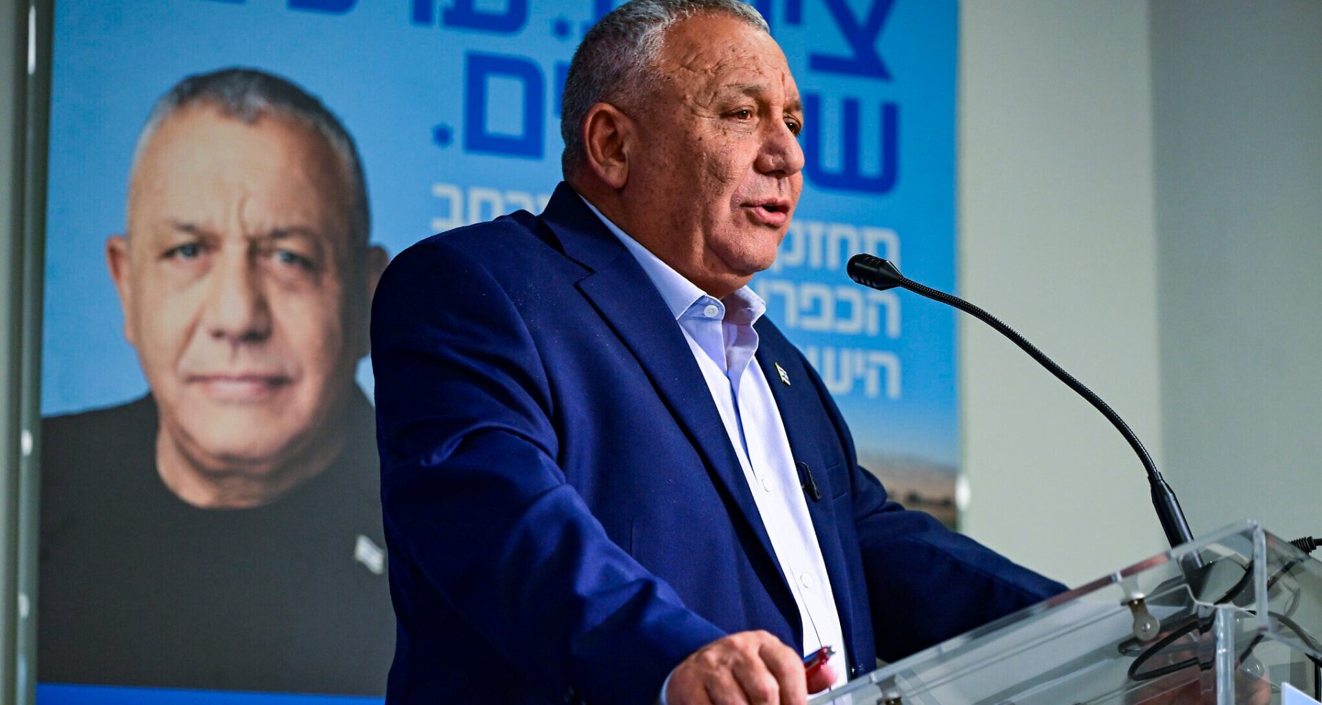Eisenkot's team said to warn Shin Bet that he is under threat, has no armed security
