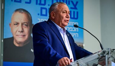 Eisenkot's team said to warn Shin Bet that he is under threat, has no armed security