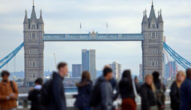 London's first 'real' population fall for 37 years as 420,000 quit capital - London Evening Standard