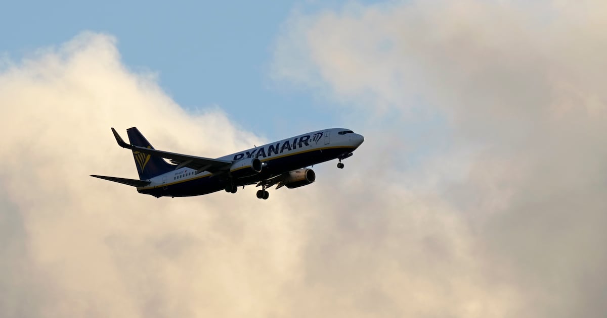 Man nearly sucked out of ‘detached’ window on Ryanair flight - CTV News