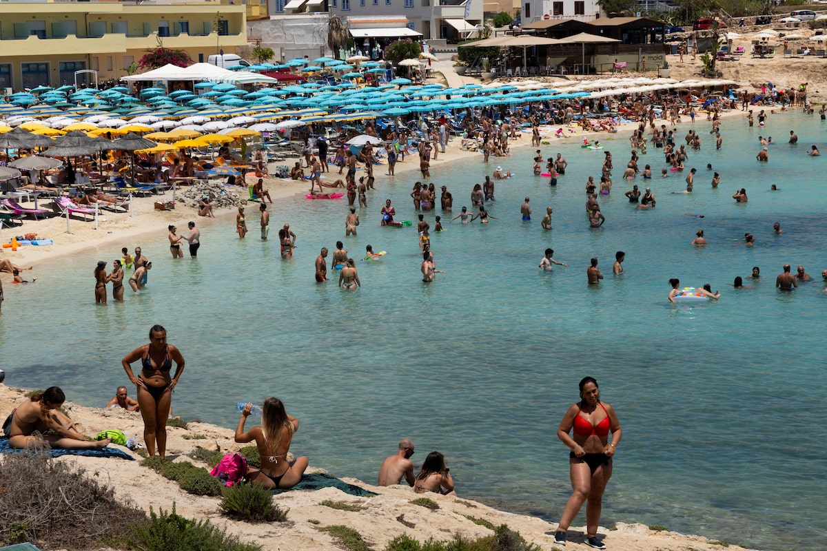 What an Italian town’s dress code for tourists reveals about the battle against casual wear