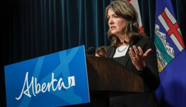 Alberta won’t retaliate against U.S. tariff with alcohol ban, Danielle Smith says