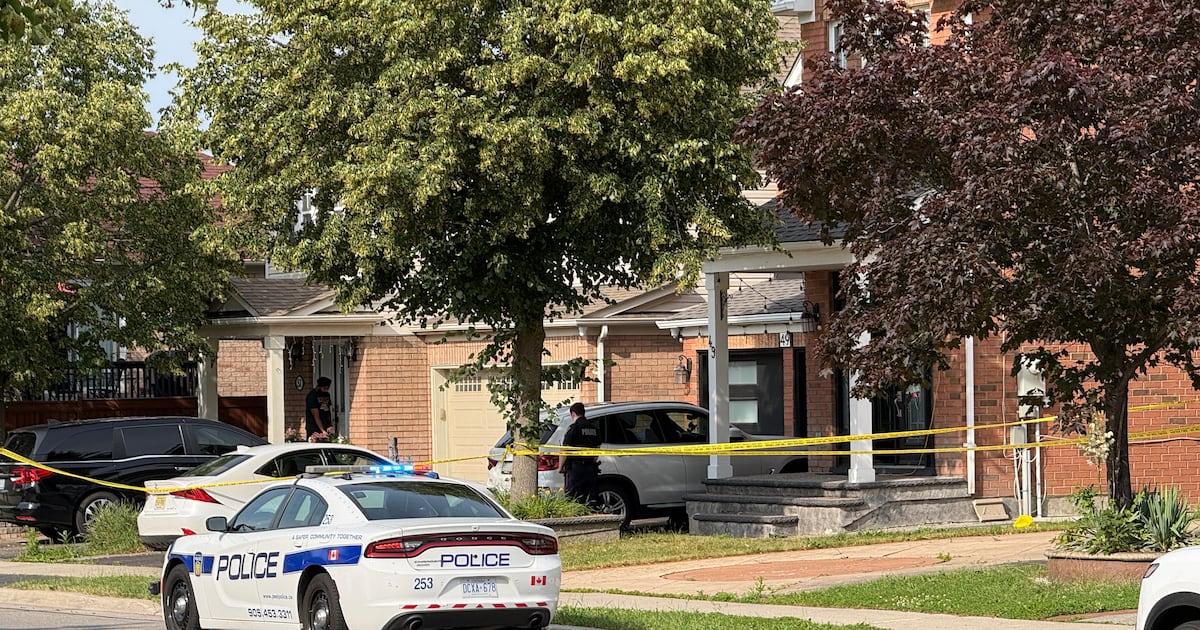 Brampton shooting: 1 injured, 2 suspects sought