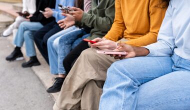 Americans are quietly abandoning the daily habit that billionaires say set them up for success