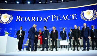 Israel rejects Gaza plan that Trump unveils with fanfare, as Hamas says it has accepted the plan