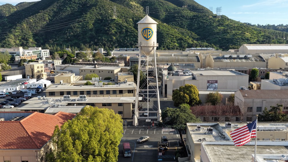 Paramount Agrees to States' Move to Link Antitrust Case to Subscriber Suit