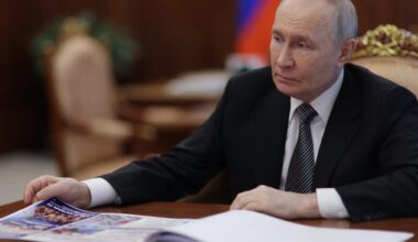 Putin is pushing Russia into an 'economic, political, and military abyss,' think tank says