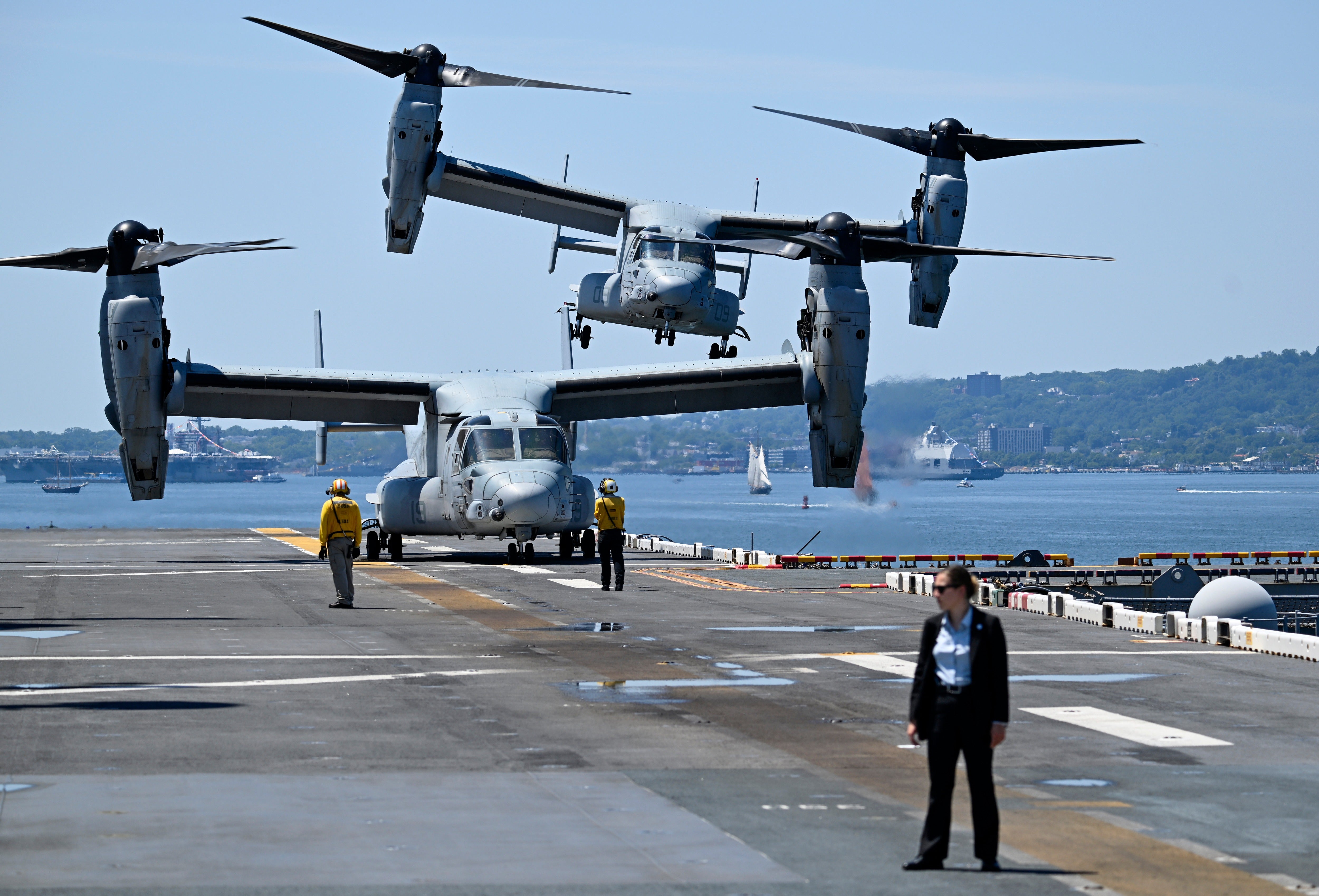 A V-22 Osprey with U.S. Vice President JD Vance aboard departs following an International Naval Review aboard the USS Kearsarge in New York Harbor