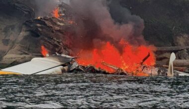 Seaplane carrying 11 crashes south of Lower Mainland on U.S. side of the border