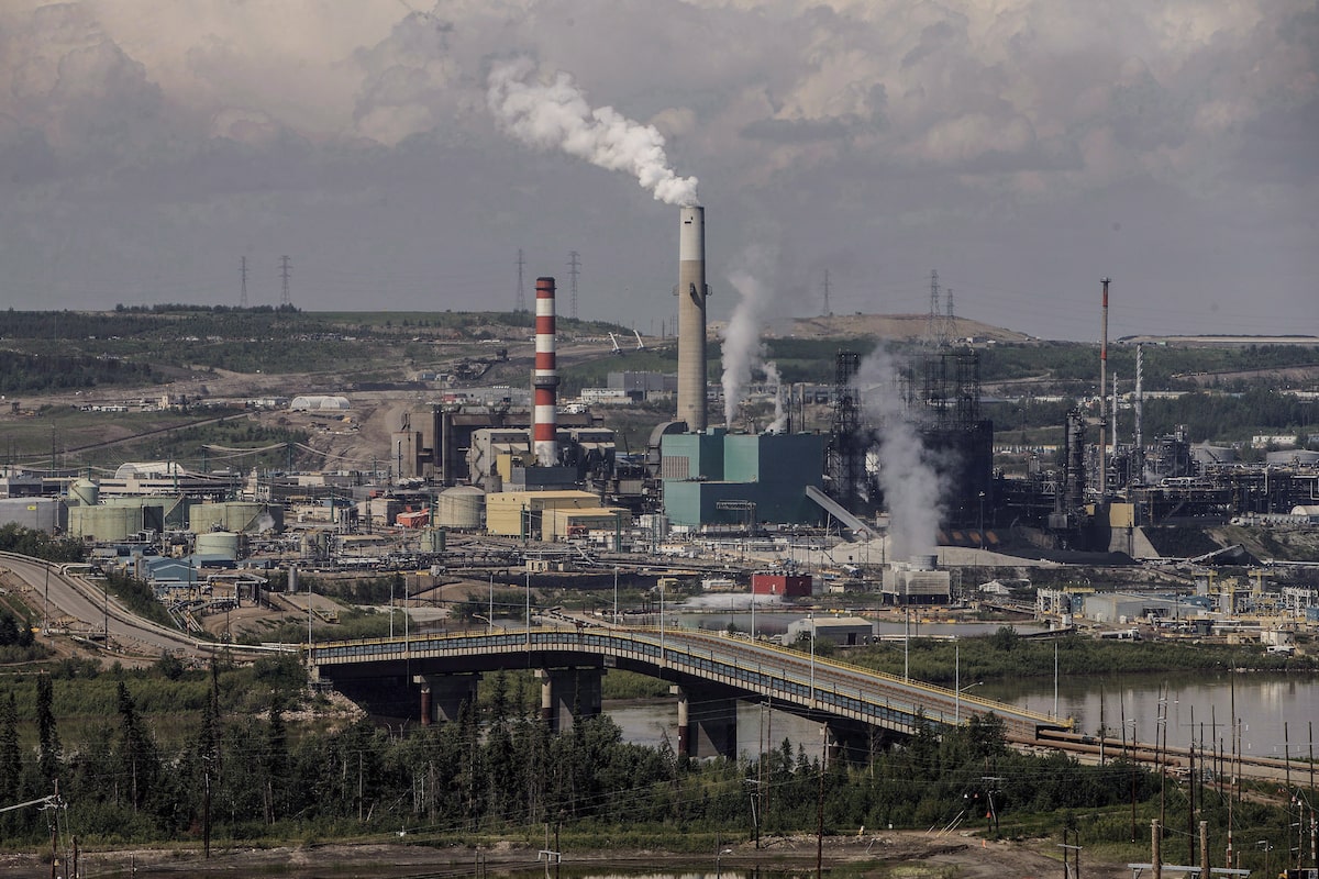 Government policy, pipeline plans have oil sands companies feeling optimistic, analysts say