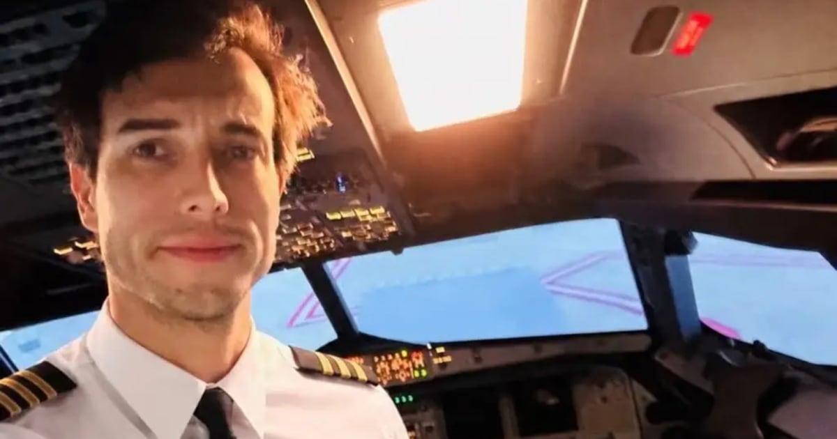 Flight school pilot jumps to his death midair, leaving student to land plane - CTV News