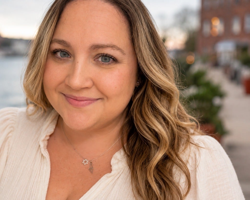 The Blogs: Jewish Democrat, 38, Seeking a Political Home | Ashley Inbar