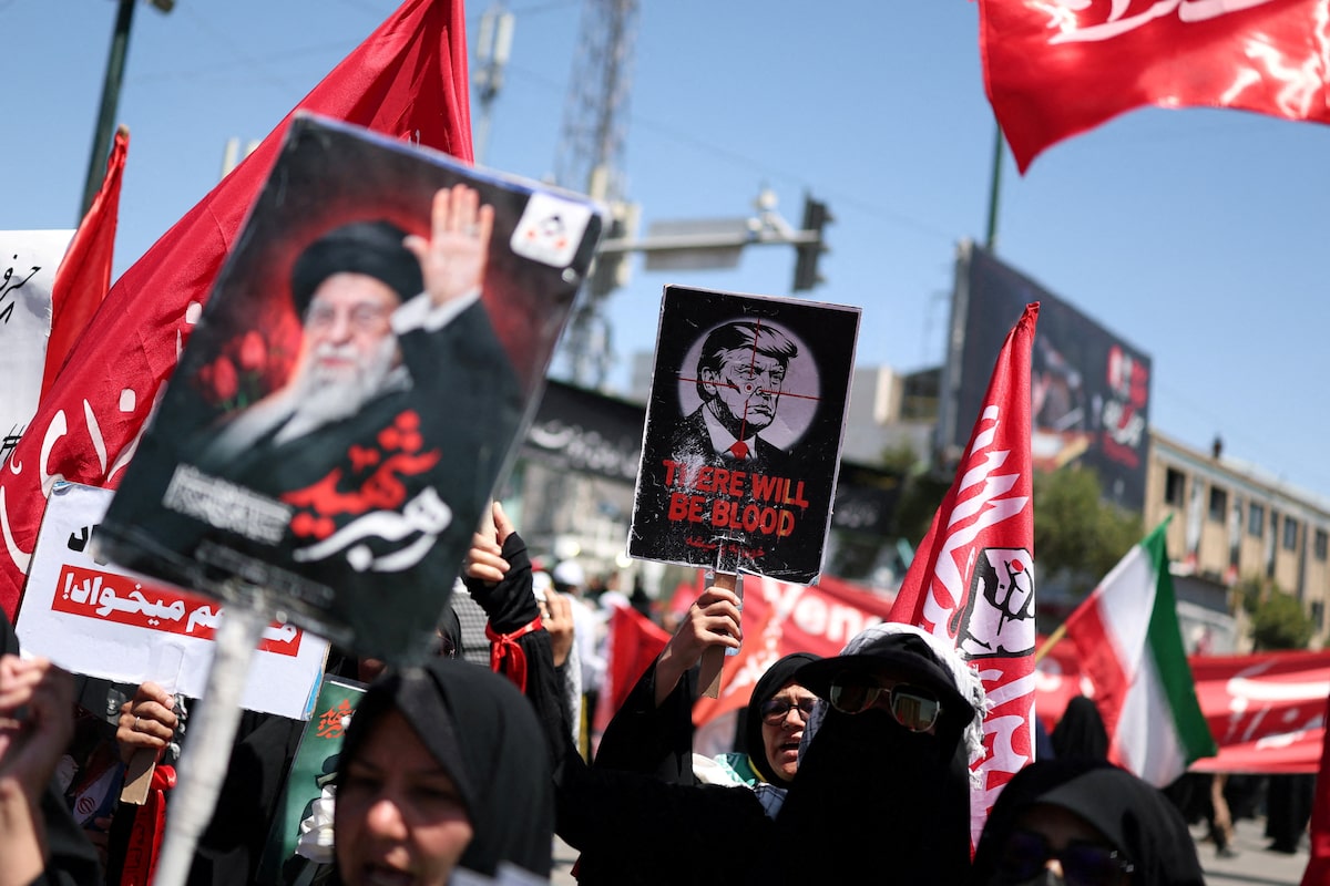 U.S. and Iran exchange intensifying fire across the Persian Gulf