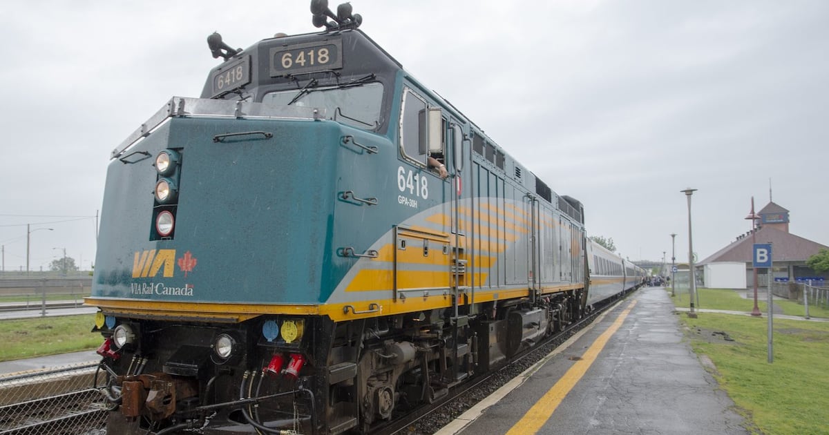 Feds to spend $1.9B to replace Via Rail locomotive fleet, build plant - CTV News