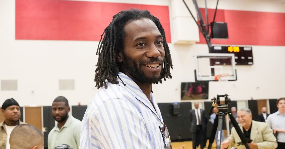 Kawhi Leonard trade to Raptors on hold. Here's why.